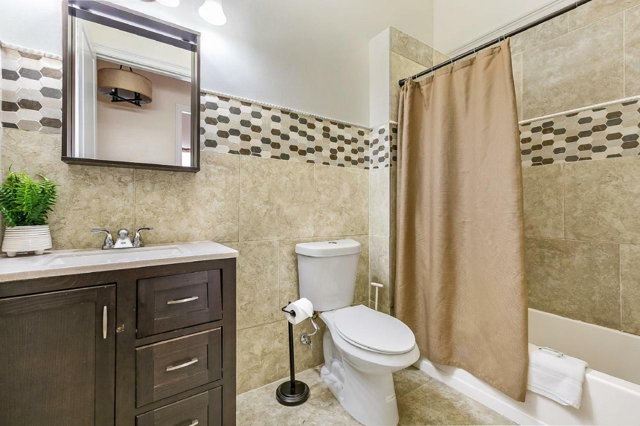 Spacious 4Br Condo On Carondelet Near All Hot Spo La Nouvelle-Orléans Extérieur photo