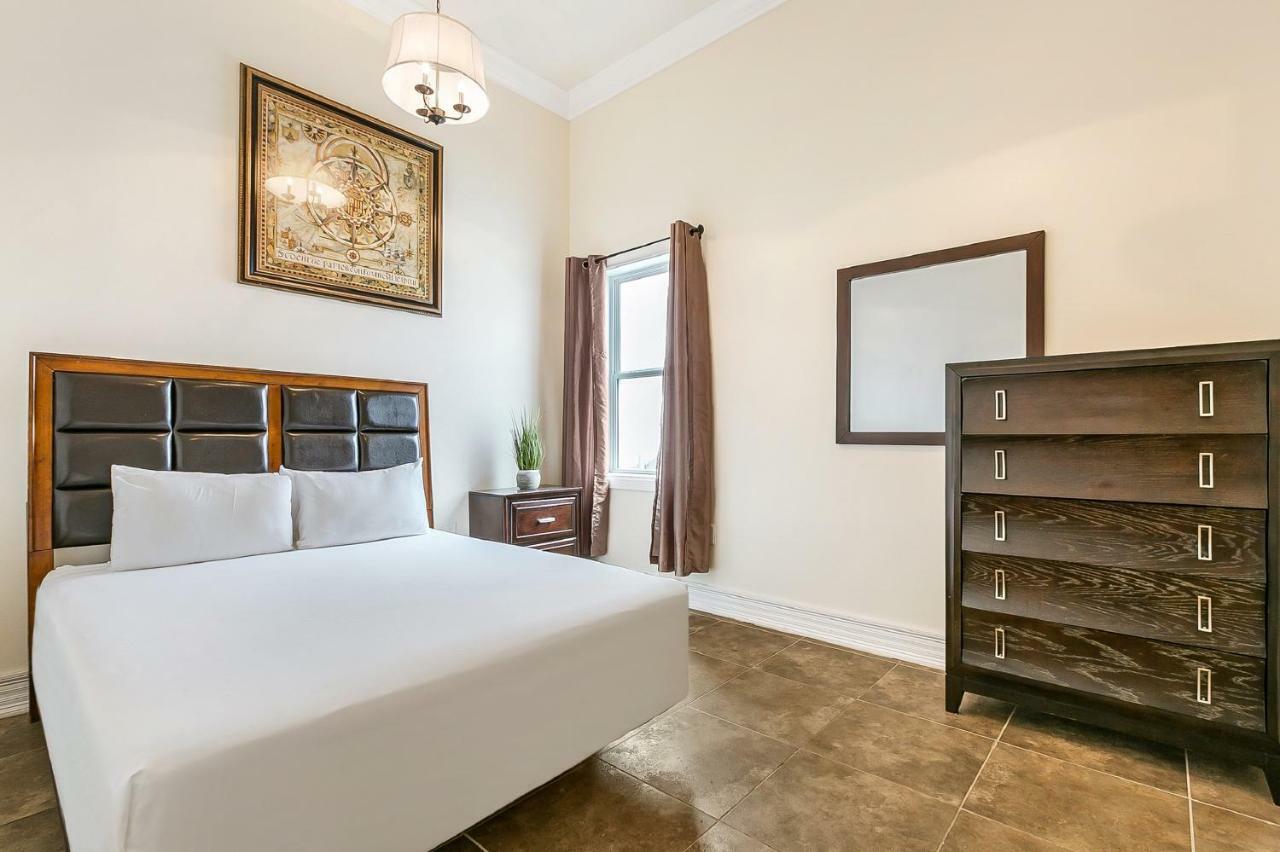 Spacious 4Br Condo On Carondelet Near All Hot Spo La Nouvelle-Orléans Extérieur photo