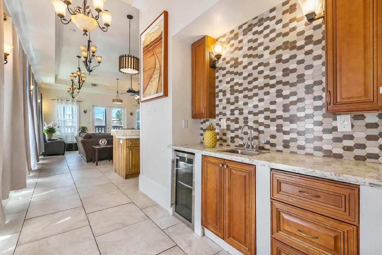 Spacious 4Br Condo On Carondelet Near All Hot Spo La Nouvelle-Orléans Extérieur photo