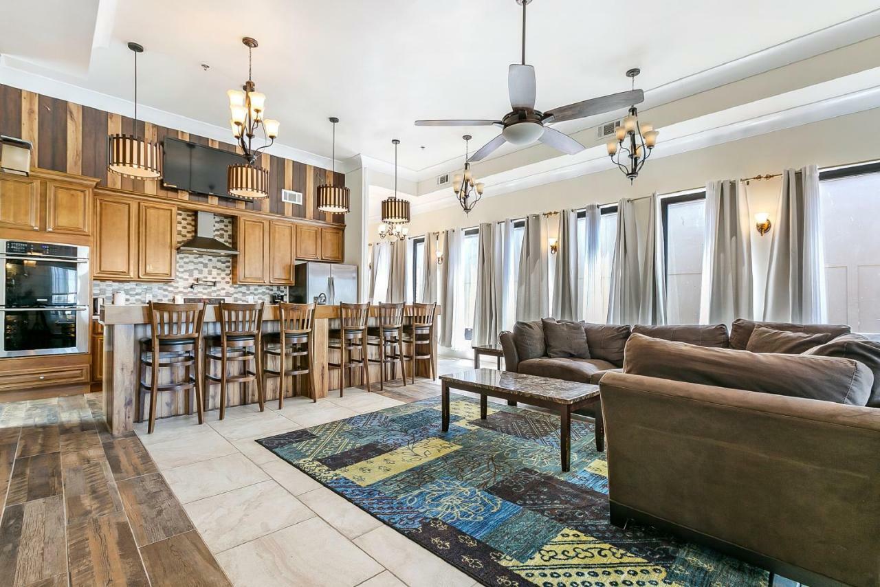 Spacious 4Br Condo On Carondelet Near All Hot Spo La Nouvelle-Orléans Extérieur photo