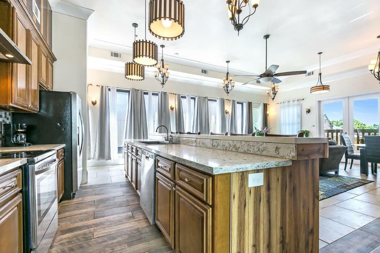 Spacious 4Br Condo On Carondelet Near All Hot Spo La Nouvelle-Orléans Extérieur photo