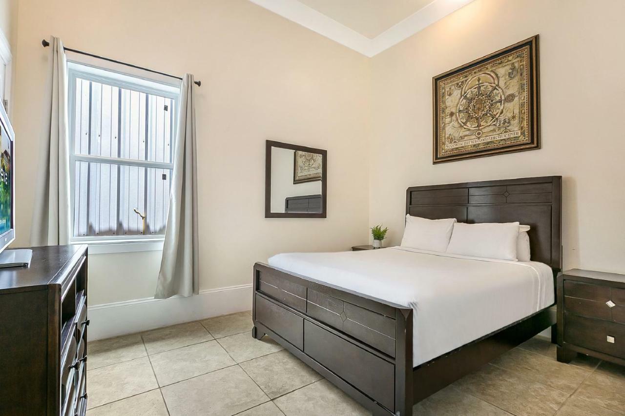 Spacious 4Br Condo On Carondelet Near All Hot Spo La Nouvelle-Orléans Extérieur photo